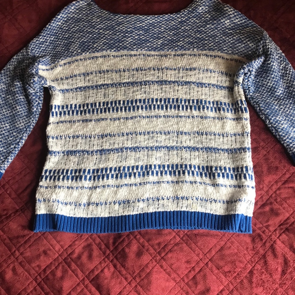 blue and white sweater shirt